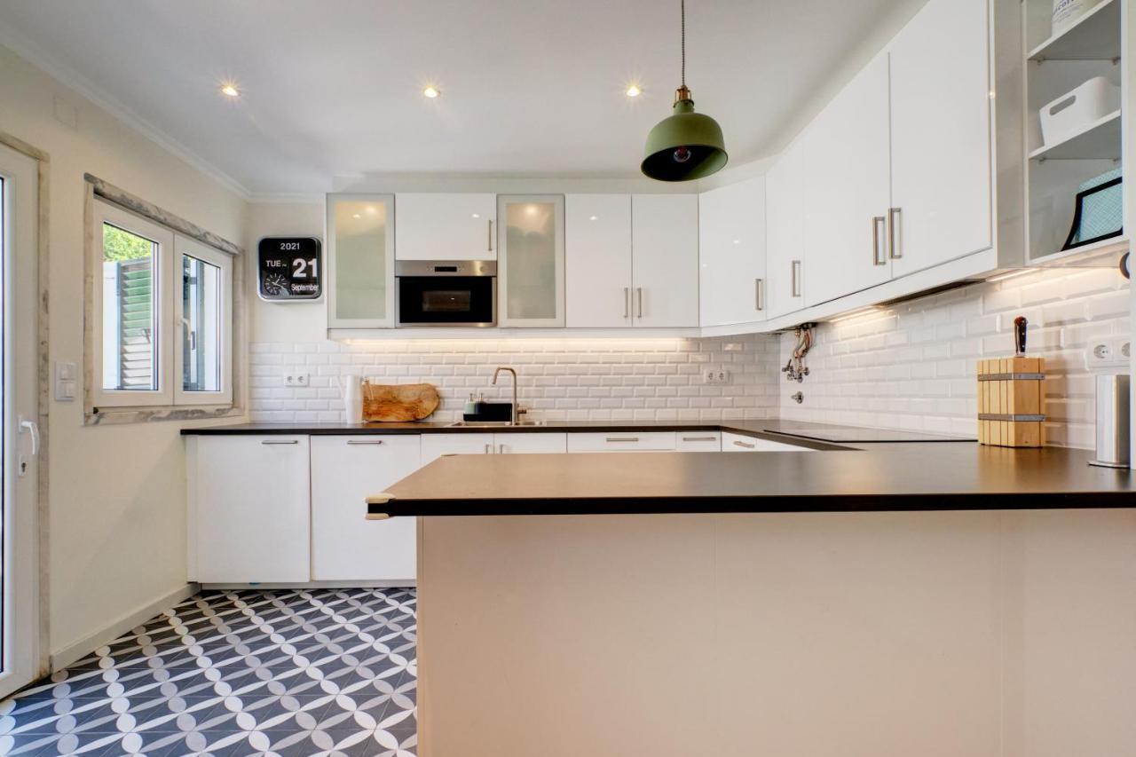 Comfortable Town House In Quiet Area By Lovelystay Lissabon Buitenkant foto
