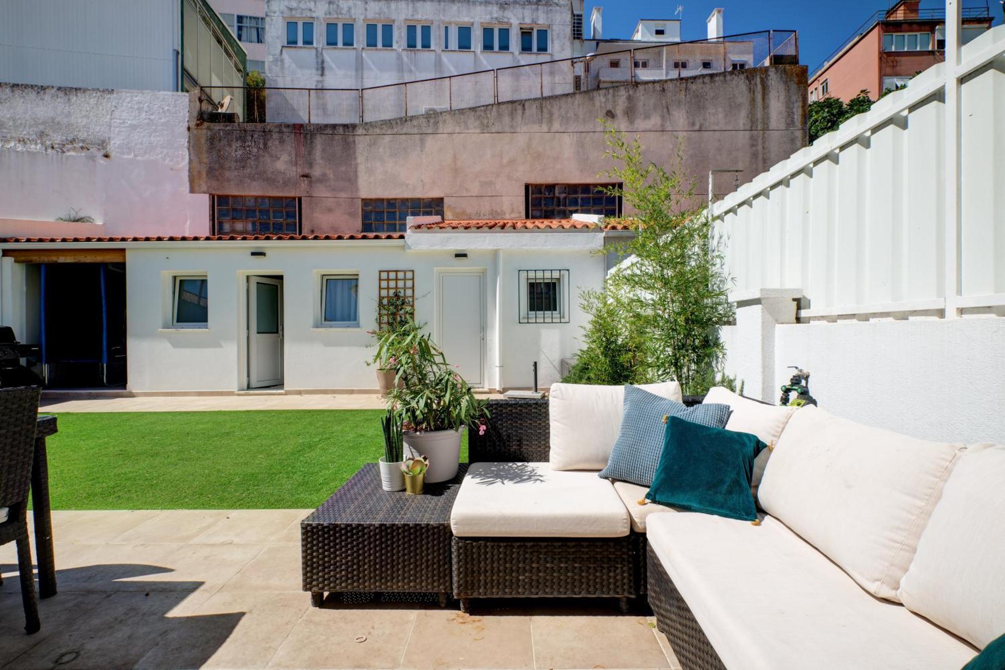 Comfortable Town House In Quiet Area By Lovelystay Lissabon Buitenkant foto